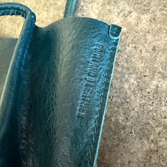 Portland Leather Goods Classic Devan in Lagoon EUC - Picture 8 of 10